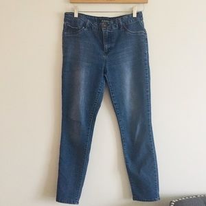 D. Jeans size 8 broken in blue stretchy jeans